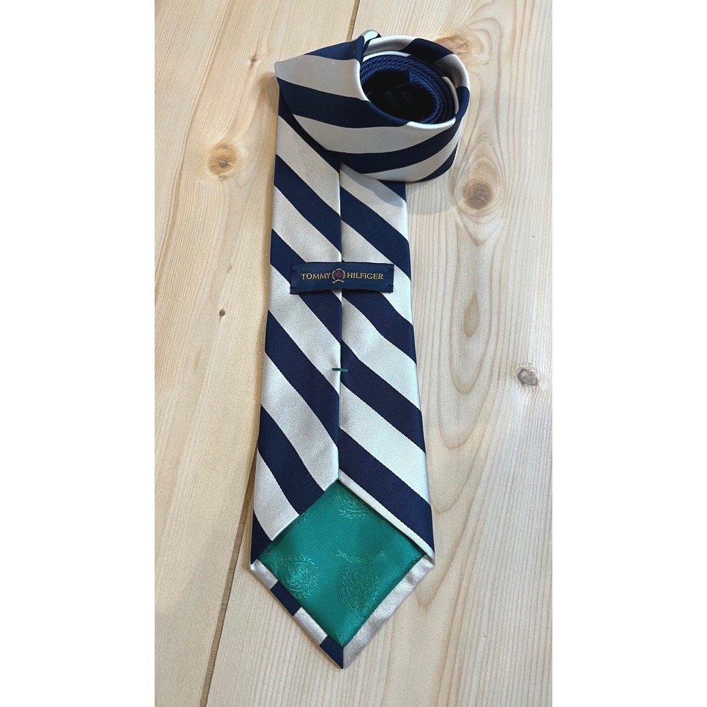 Tommy Hilfiger Mens Silk Necktie Navy Blue Silver Striped Prep Business Tie‎